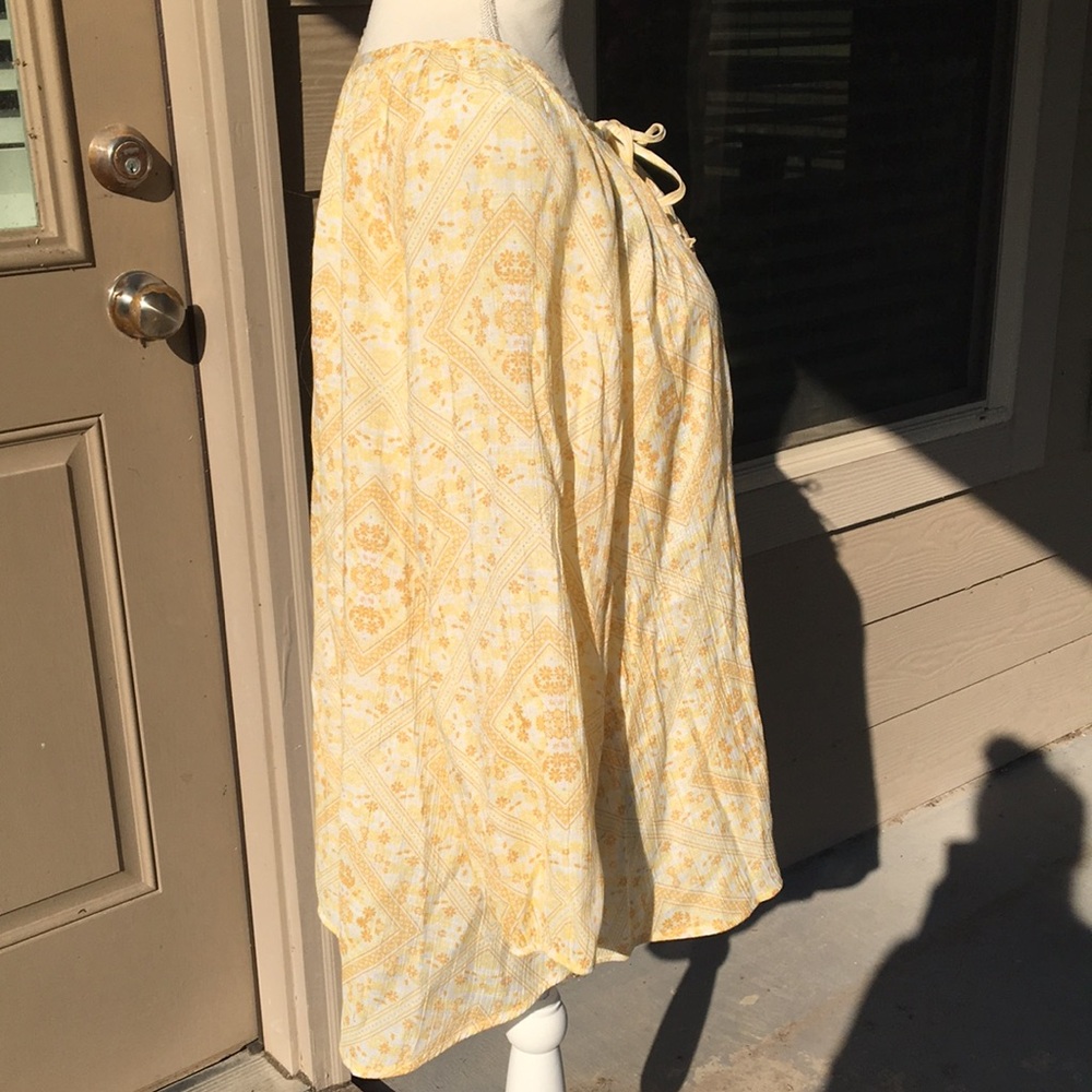4/$20 yellow blouse with floral design - Picture 2 of 6